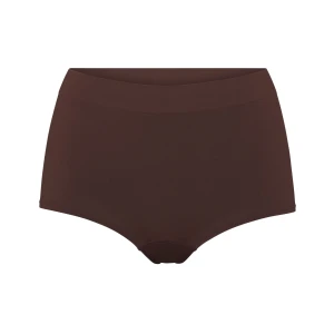 SOFT SMOOTHING SEAMLESS BOY SHORT | COCOA